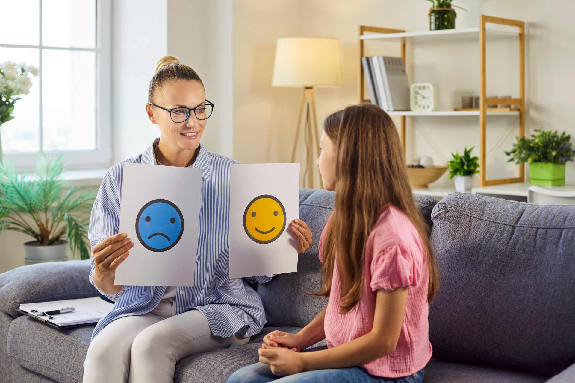 Regulação emocional com cartões de emoções